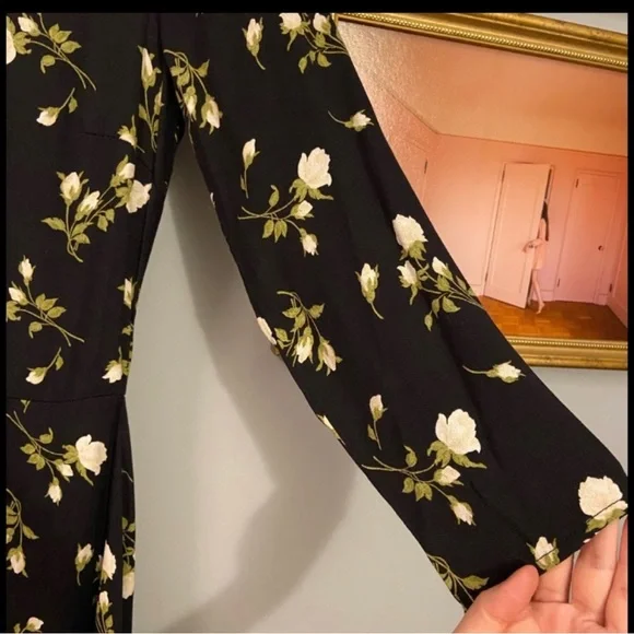 Reformation Moon Dress in Rosalie - Size: 4 - NWOT! - Picture 7 of 11